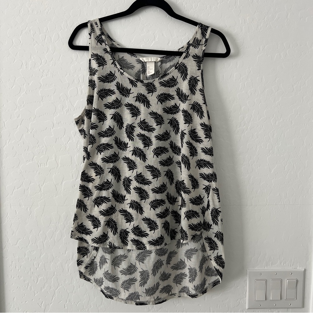 H&M Conscious Sleeveless Blouse Feather Print High Low Hem Womens Size Large
